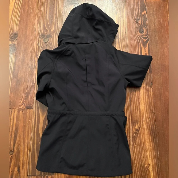 LULULEMON ATHLETICA Black Coat Fleece Lined Hood Cinch Waist Pockets Rain Proof - Picture 10 of 10
